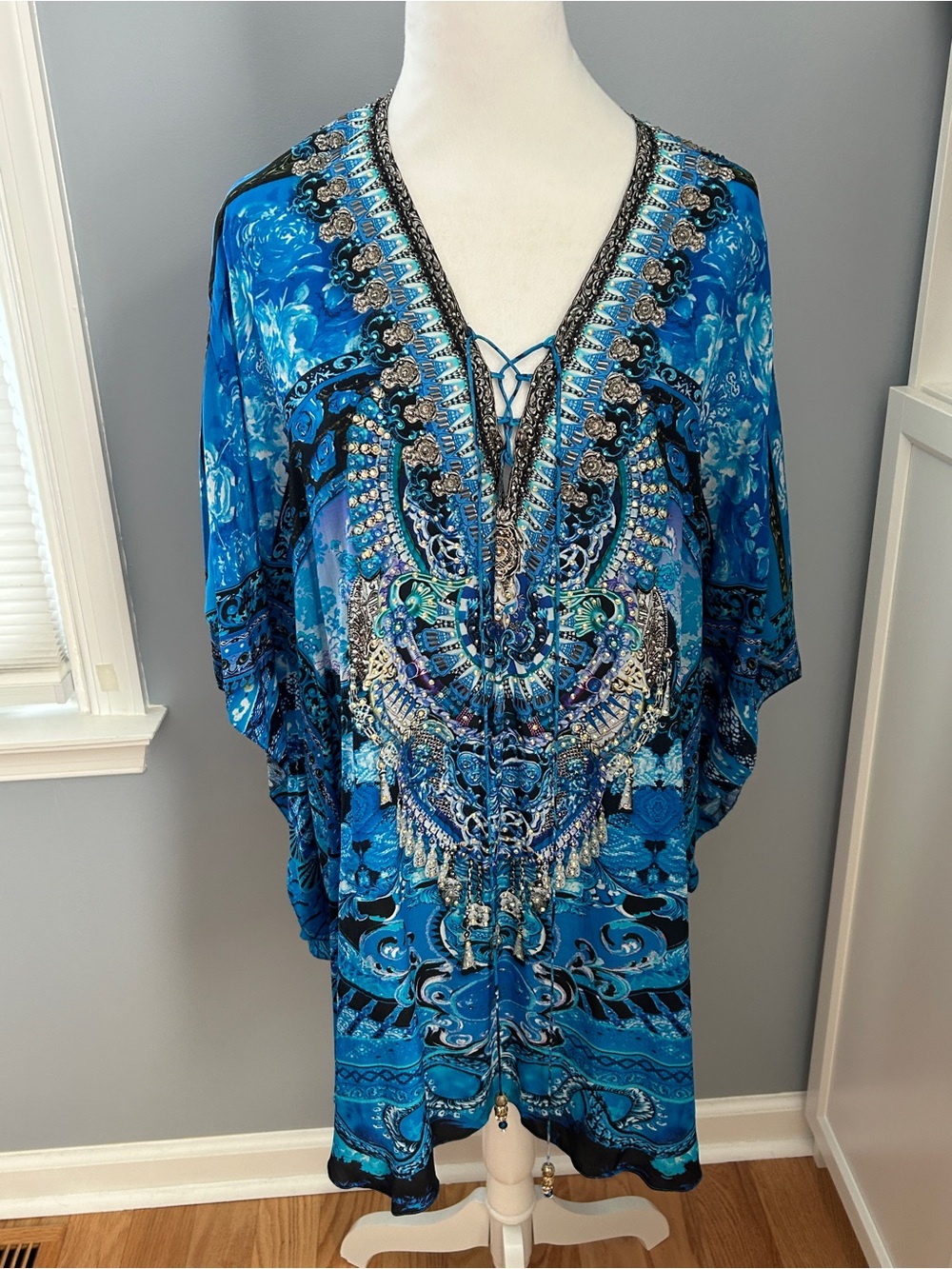 Czarina Kaftan Cape Blue Floral Embellished One Size Silk Viscose Resort Coverup